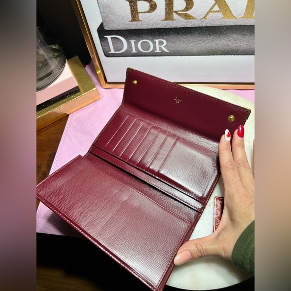 Must de Cartier Long Wallet kiss lock Leather Bordeaux Logo Gold Hardware EUC - Picture 6 of 13